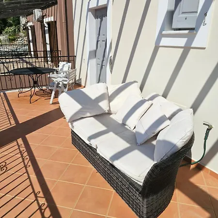 Sunset Masouri Myrties